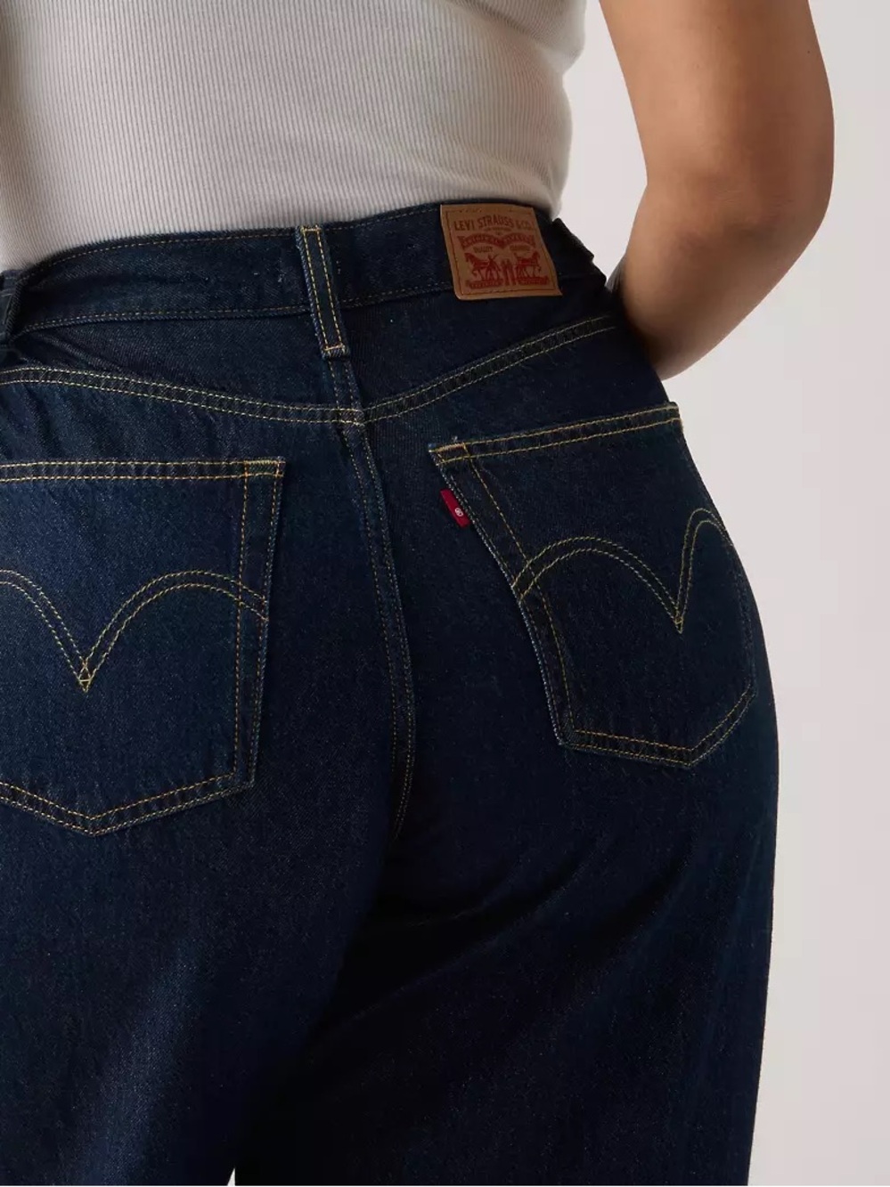 Levi's Cinch Baggy Lightweight Jeans - Picture 3 of 6
